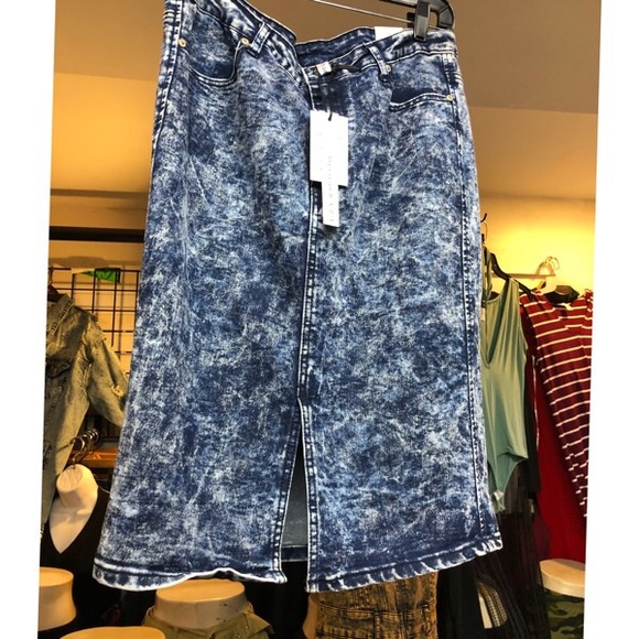 plus size acid wash skirt